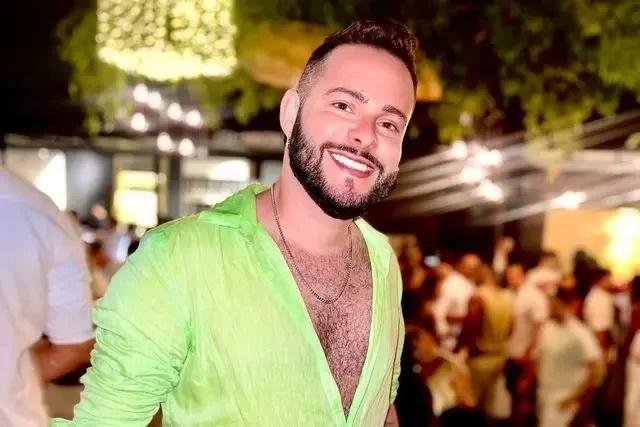 Julyer Rodrigues foi maquiador de artistas brasileiras