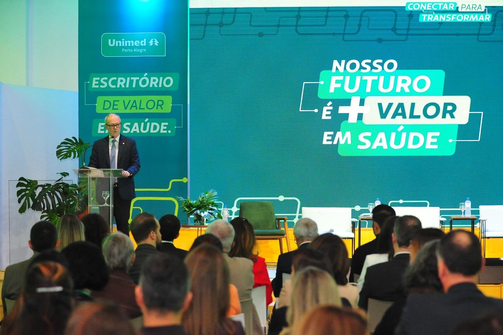 O presidente do Conselho de Administra&ccedil;&atilde;o da Unimed Porto Alegre, M&aacute;rcio Pizzato, ressaltou que o Escrit&oacute;rio de Valor em Sa&uacute;de &eacute; um importante passo na constru&ccedil;&atilde;o de uma nova cultura de cuidado. O programa integra as diretrizes do  planejamento estrat&eacute;gico da operadora de sa&uacute;de.