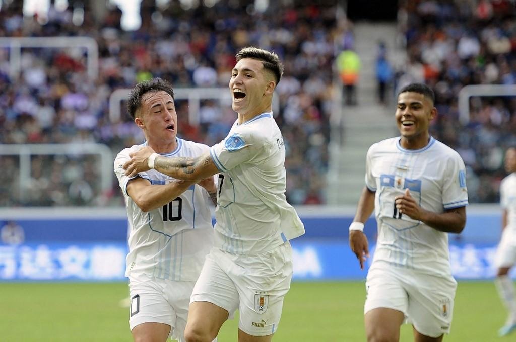 Anderson Duarte celebra gol marcado