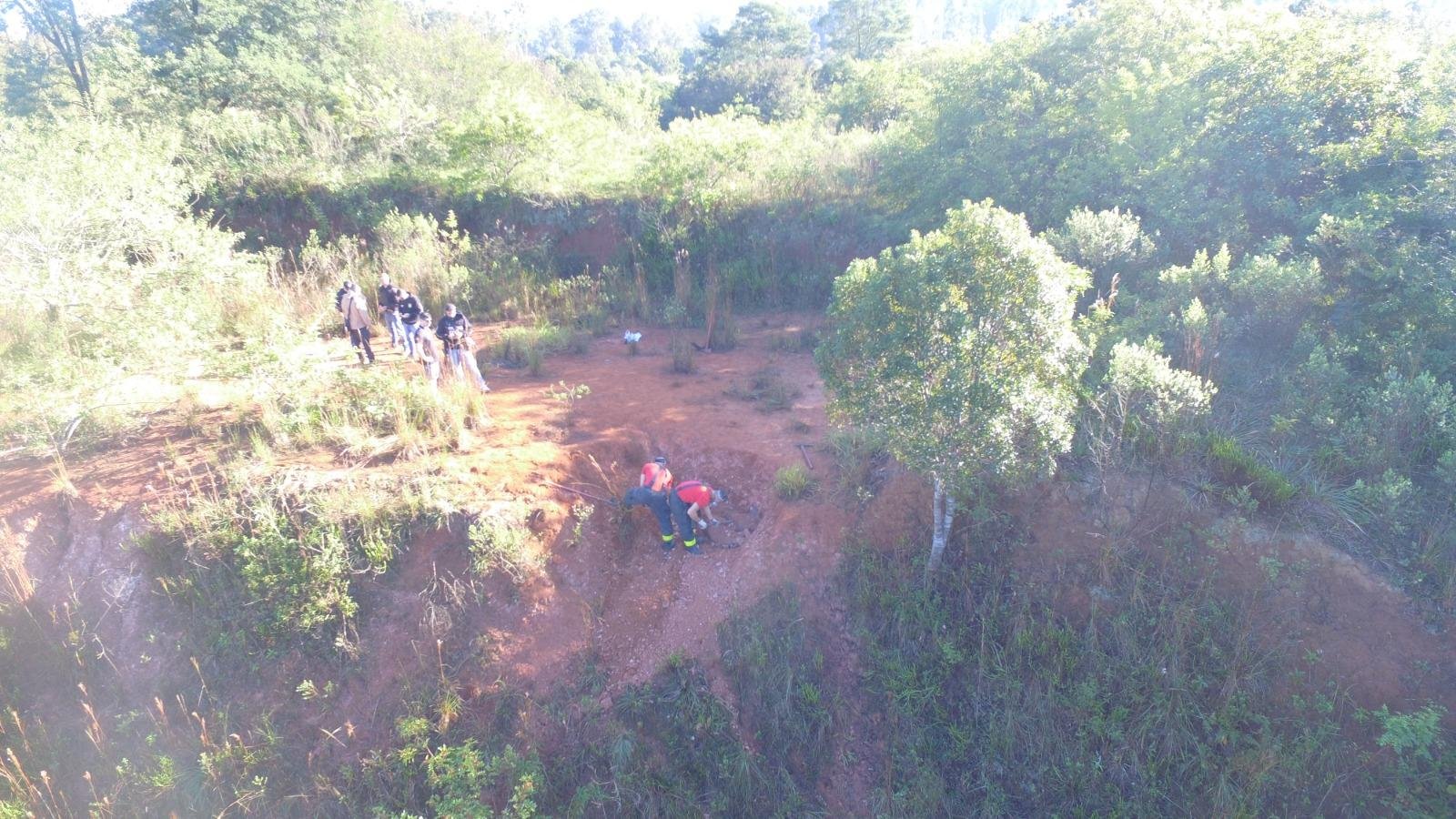 Policiais encontraram os corpos em local de mata fechada no interior de Nova Santa Rita.