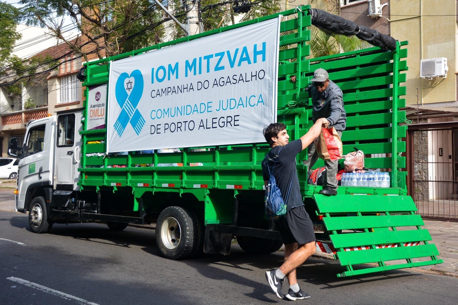 Evento itinerante, tamb&eacute;m conhecido como Dia do Dever, ocorre at&eacute; &agrave;s 16h em diversos bairros da Capital