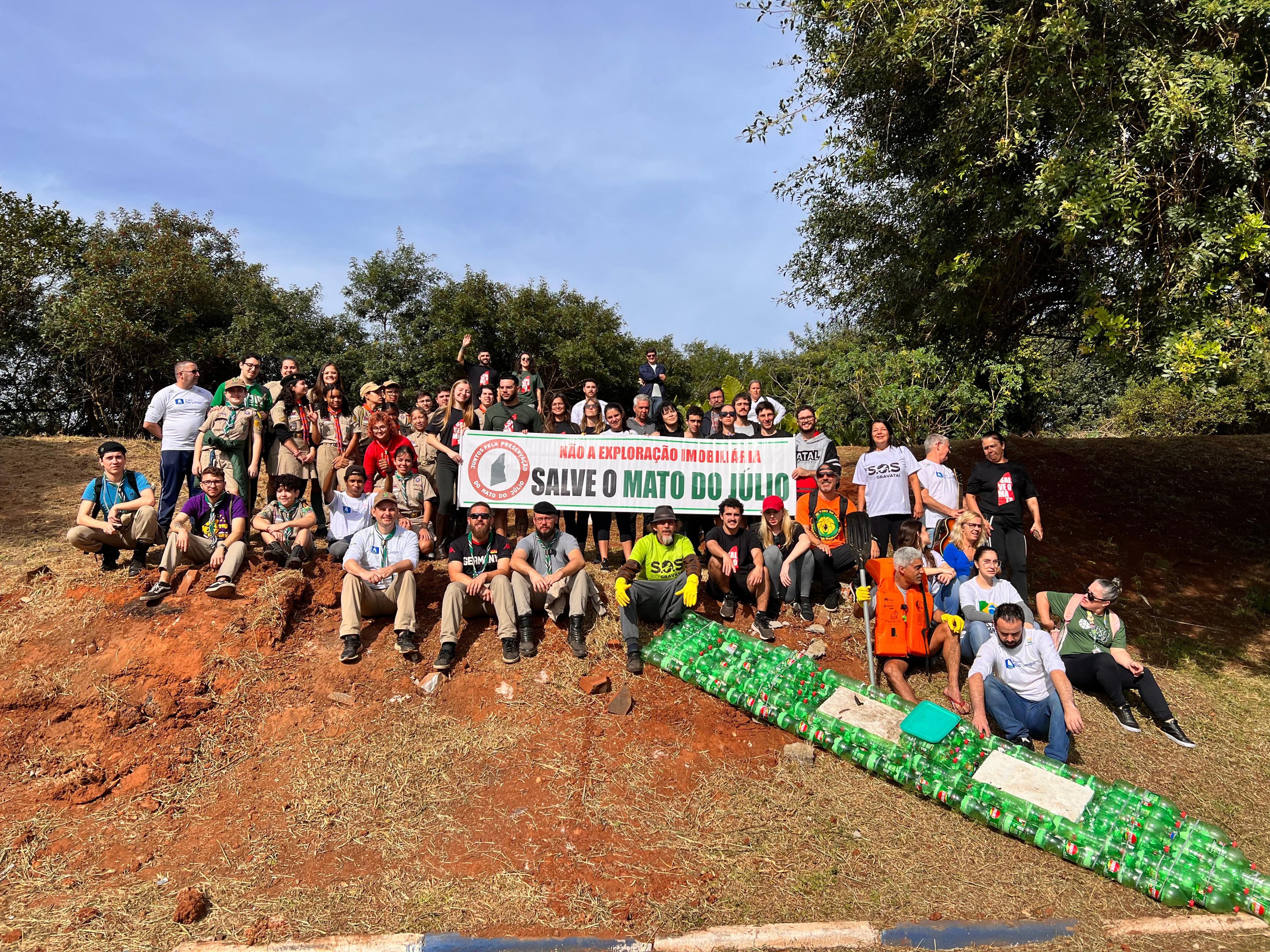 A&ccedil;&atilde;o contou com a presen&ccedil;a de volunt&aacute;rios e autoridades, como o prefeito Cristian Wasem