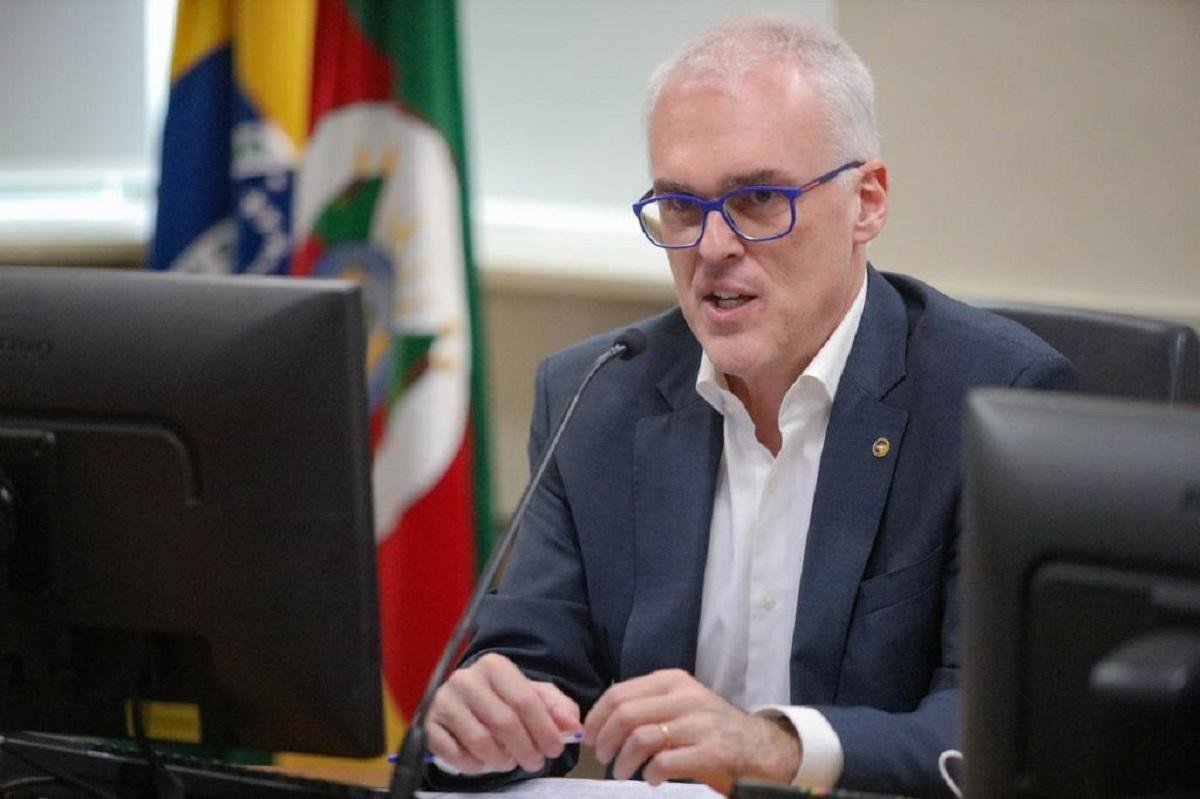 Com 403 votos, Alexandre Saltz foi o primeiro da lista tr&iacute;plice