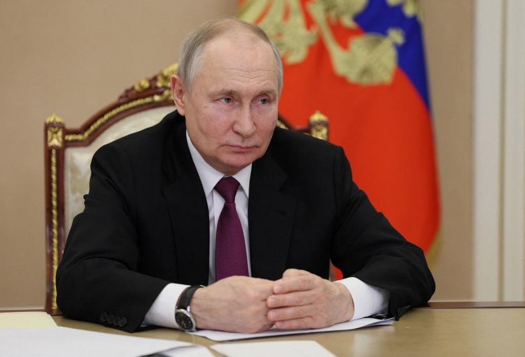 Confrontos fazem aumentar a press&atilde;o dos moradores contra o presidente Putin