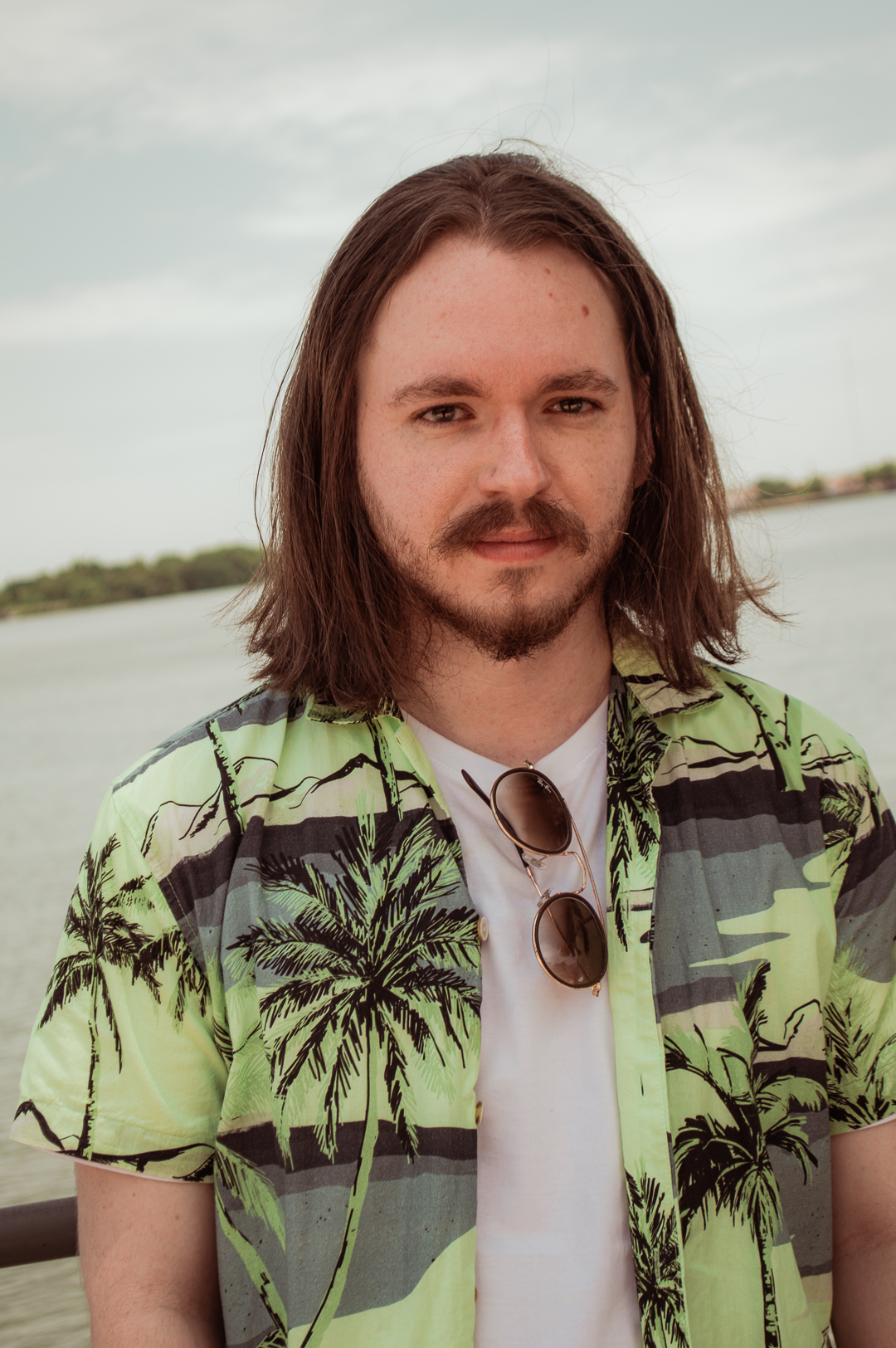 Tom Zynski, tamb&eacute;m vocalista da It's All Red, coordena campanha em prol da causa do animal no Brasil