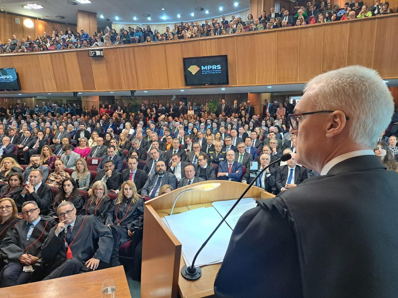 O novo procurador-geral de Justi&ccedil;a do Minist&eacute;rio P&uacute;blico do Rio Grande do Sul (MPRS), Alexandre Sikinowski Saltz, em seu discurso de posse.