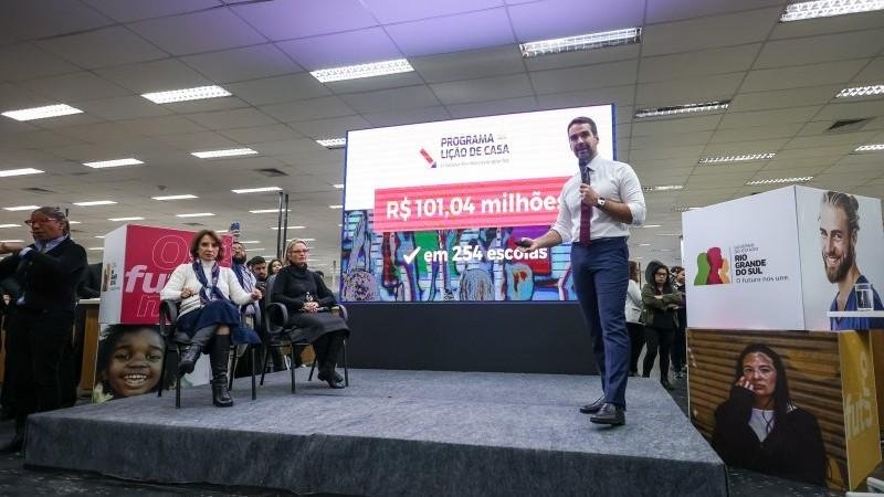 Al&eacute;m de detalhar a&ccedil;&otilde;es, governador informou a conclus&atilde;o de 51 obras