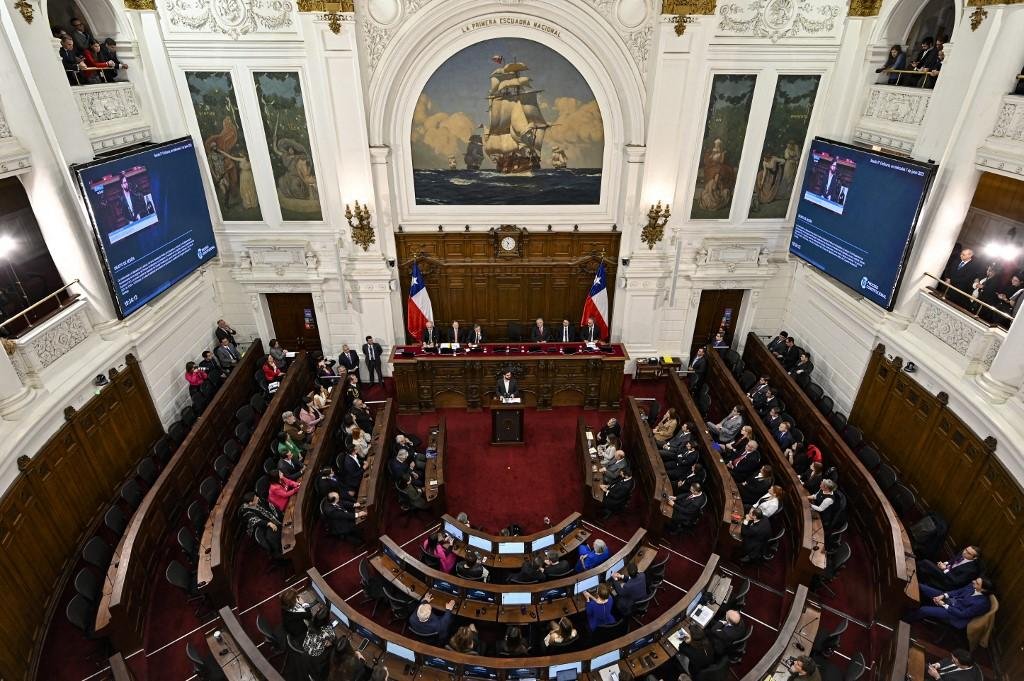Esta &eacute; a segunda constitui&ccedil;&atilde;o a ser redigida em dois anos para substituir a que est&aacute; em vigor desde a ditadura