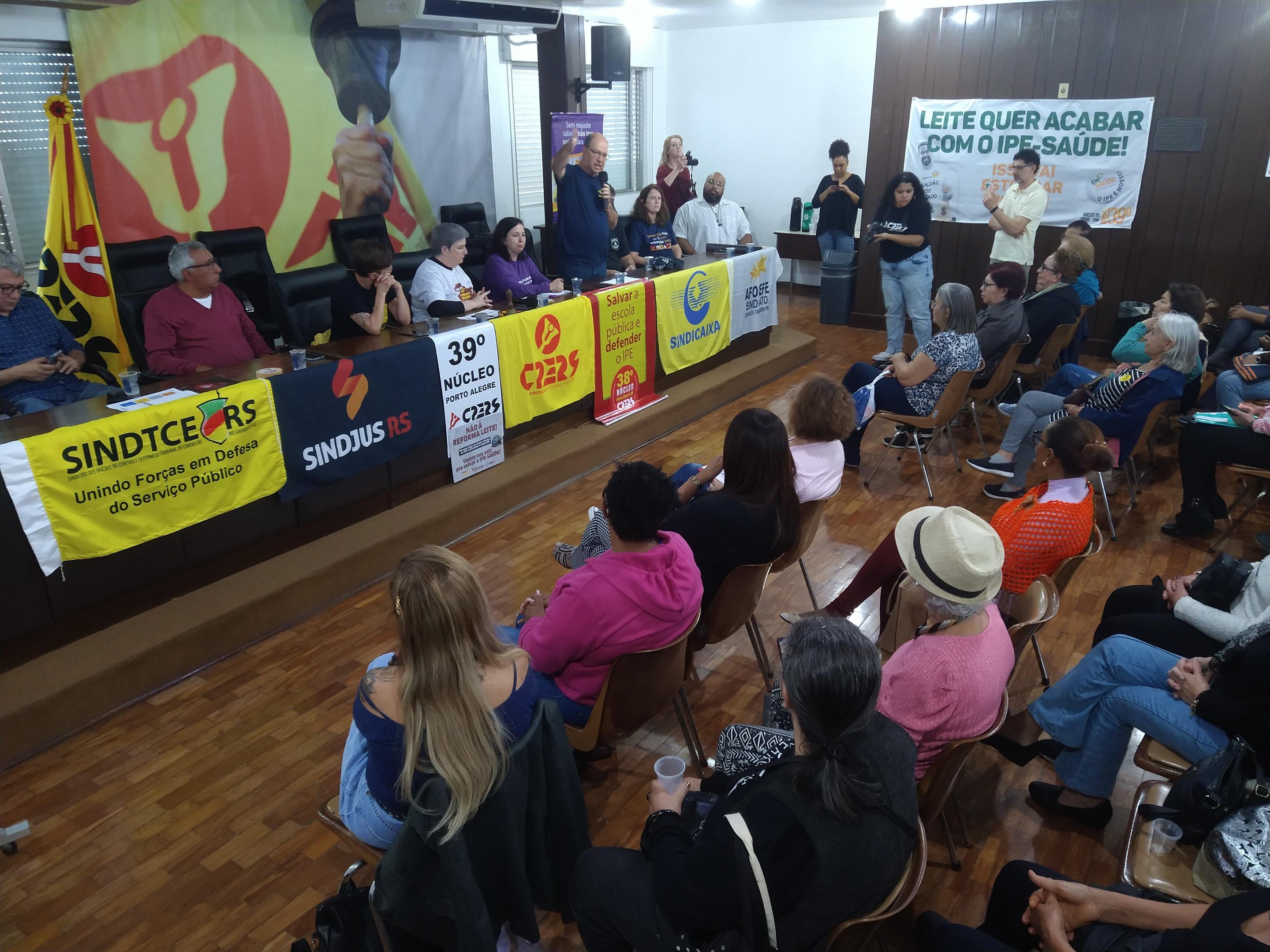 Mobilização pede revisão salarial e retirada do projeto do IPE Saúde da ...