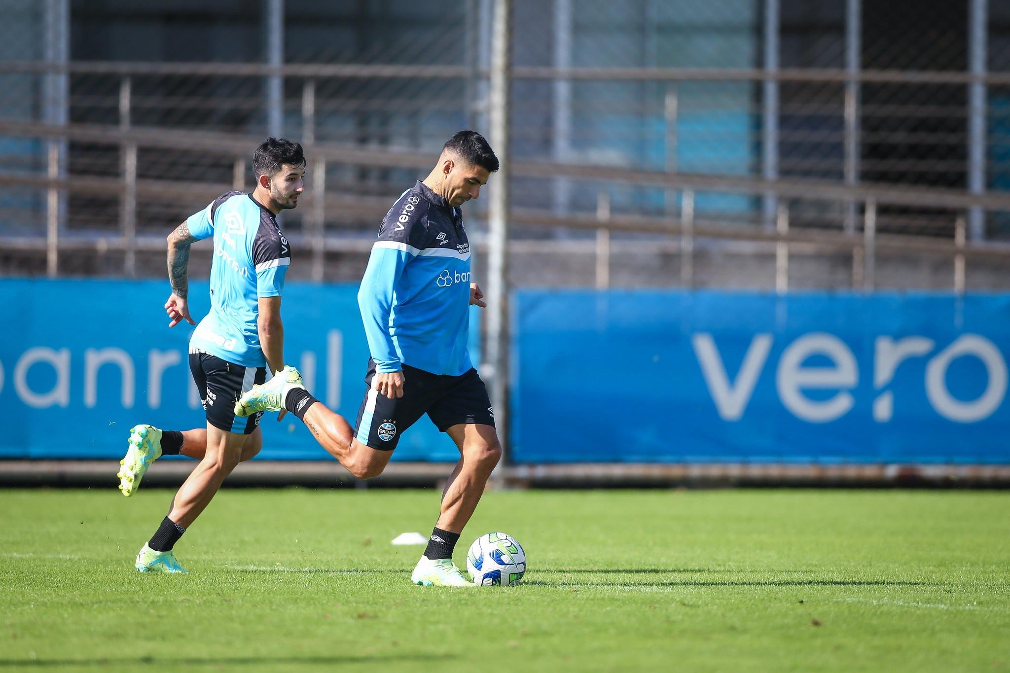Villasanti e Su&aacute;rez estar&atilde;o em campo contra o Meng&atilde;o
