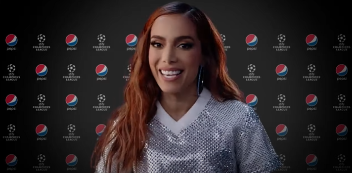 "&Oacute;bvio que vai ter um moment&atilde;o de funk, e dessa vez os meus f&atilde;s v&atilde;o ficar passados com a surpresa", revela Anitta