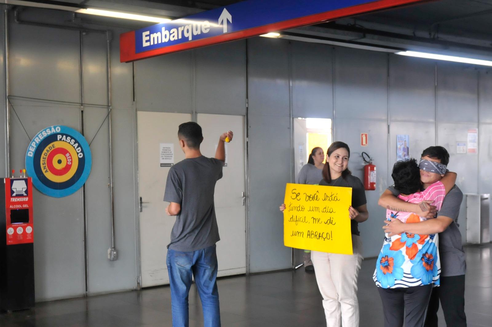 A&ccedil;&atilde;o tamb&eacute;m envolveu distribui&ccedil;&atilde;o de cartas com mensagens de acolhimento e encorajamento, abra&ccedil;o e cantinho do desabafo, com atendimento individualizado