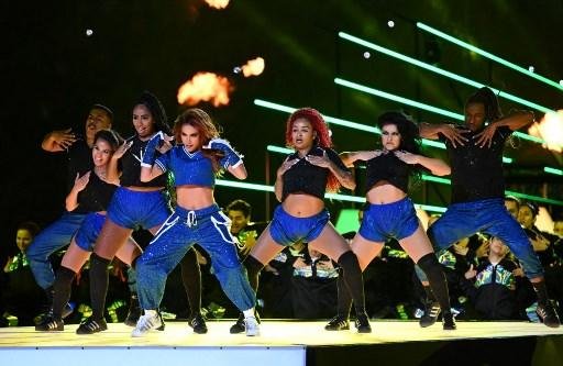 Performance de Anitta e seus dan&ccedil;arinos na final da UEFA Champions League
