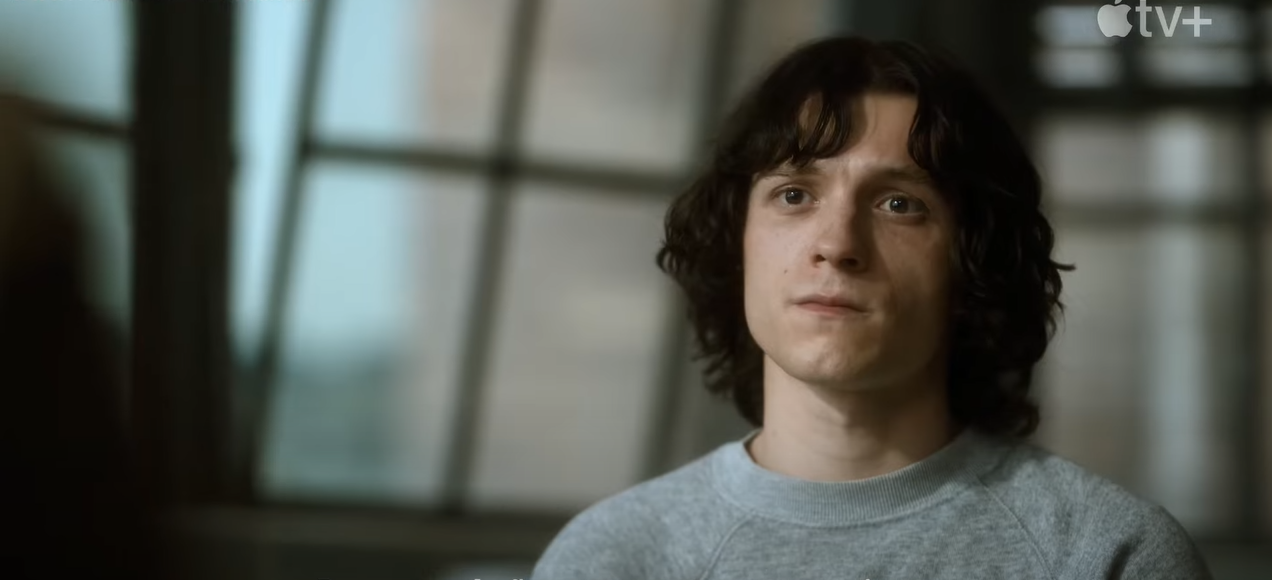 Tom Holland interpreta o personagem Danny Sullivan na miniss&eacute;rie "Entre Estranhos"