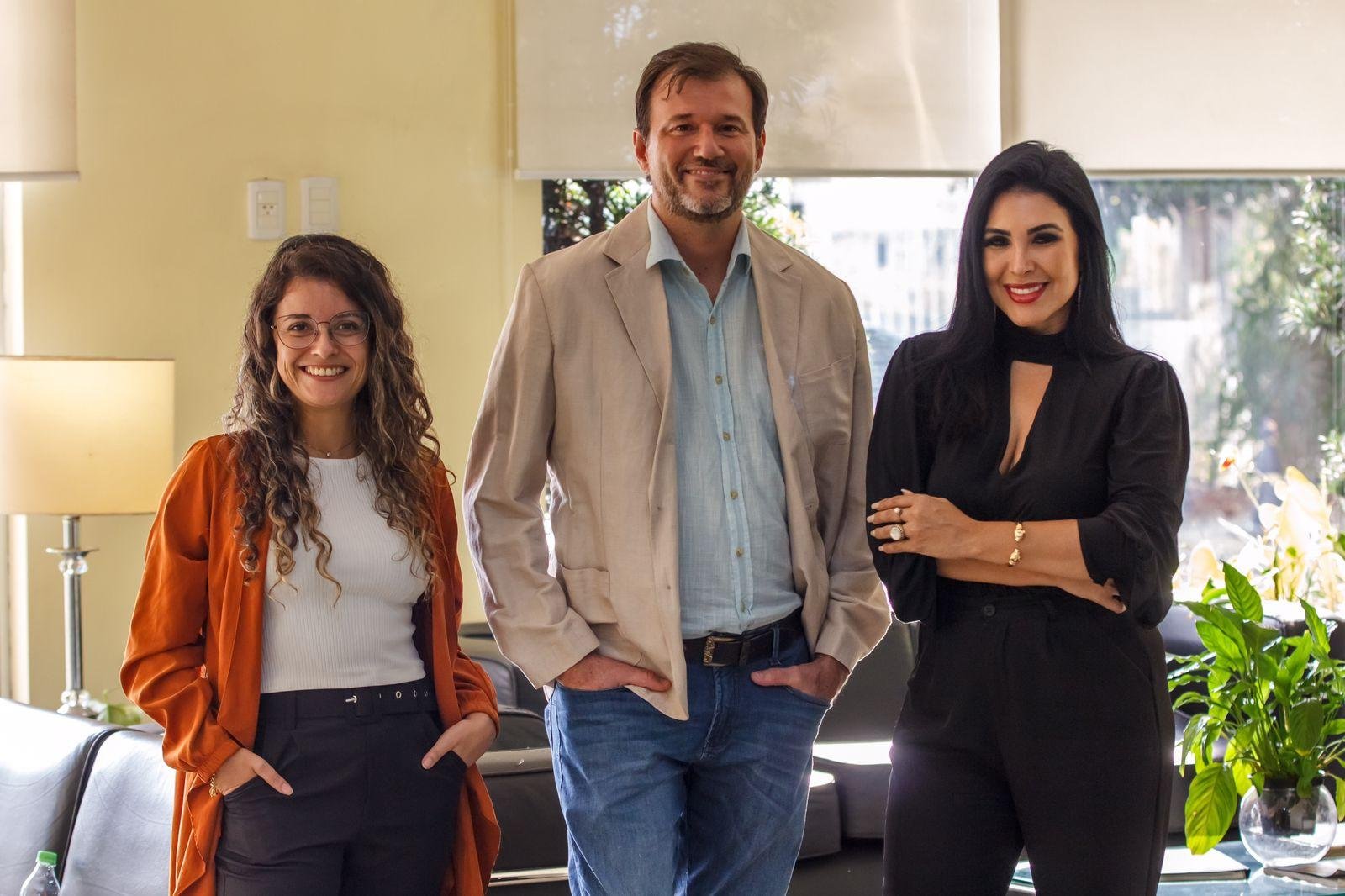 Membros da comiss&atilde;o organizadora do evento s&atilde;o P&acirc;mela Trindade, Alexandre Derlam e Monique Mendes.