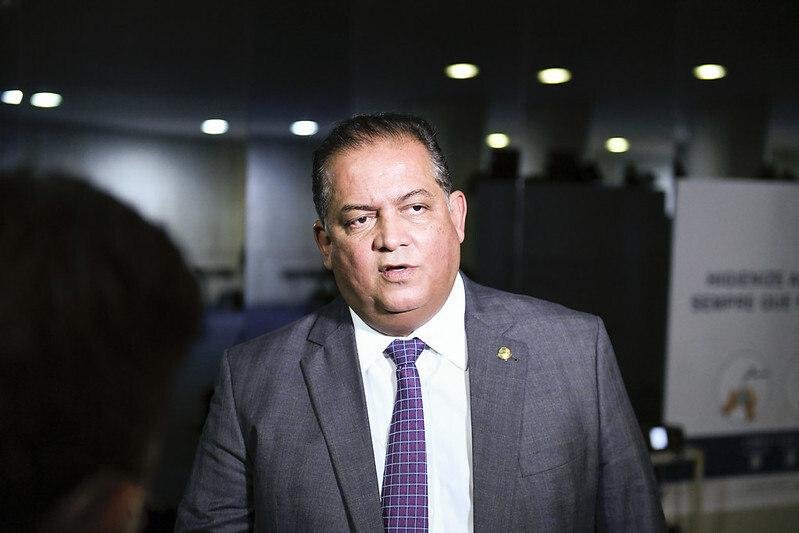 Senador Eduardo Gomes (PL-TO)