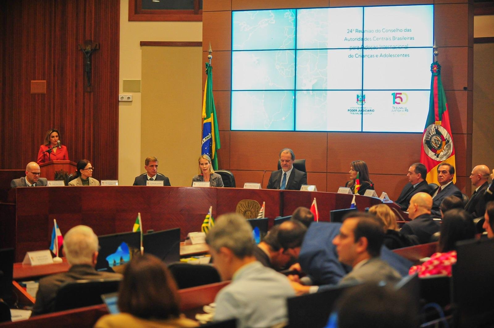 Encontro come&ccedil;ou ontem e termina hoje na Capital