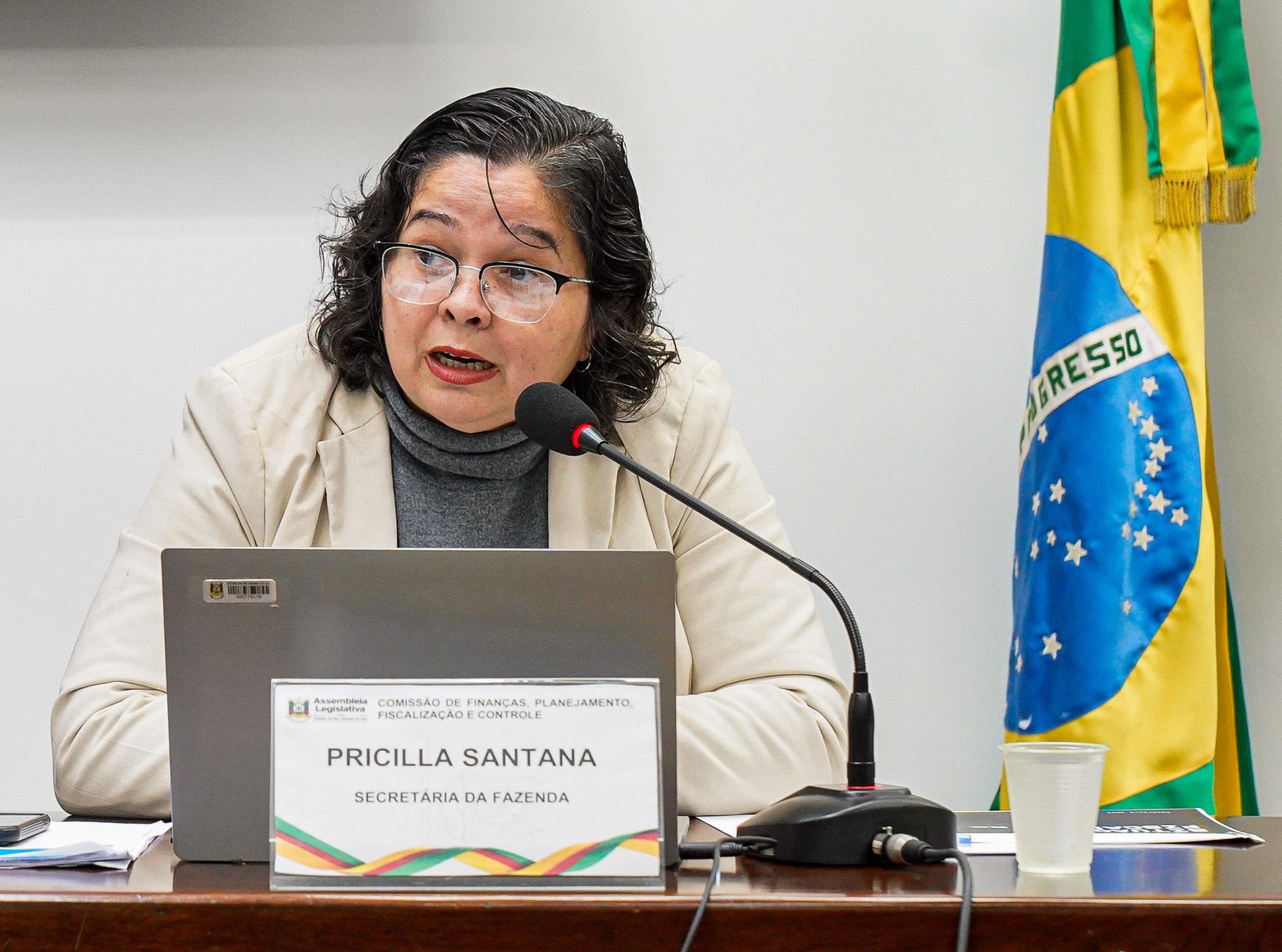 Audi&ecirc;ncia p&uacute;blica com a presen&ccedil;a da secret&aacute;ria da Fazenda, Pricilla Santana