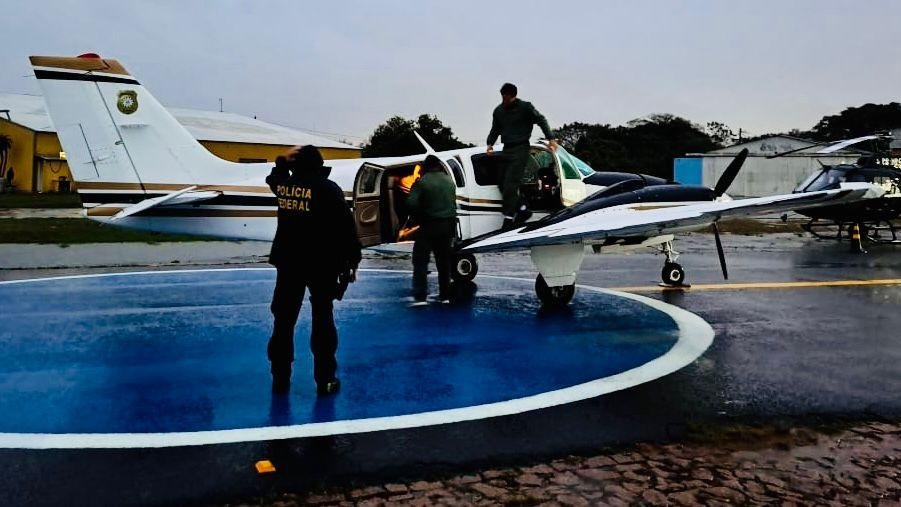 Criminoso foi transportado em avi&atilde;o pela PF