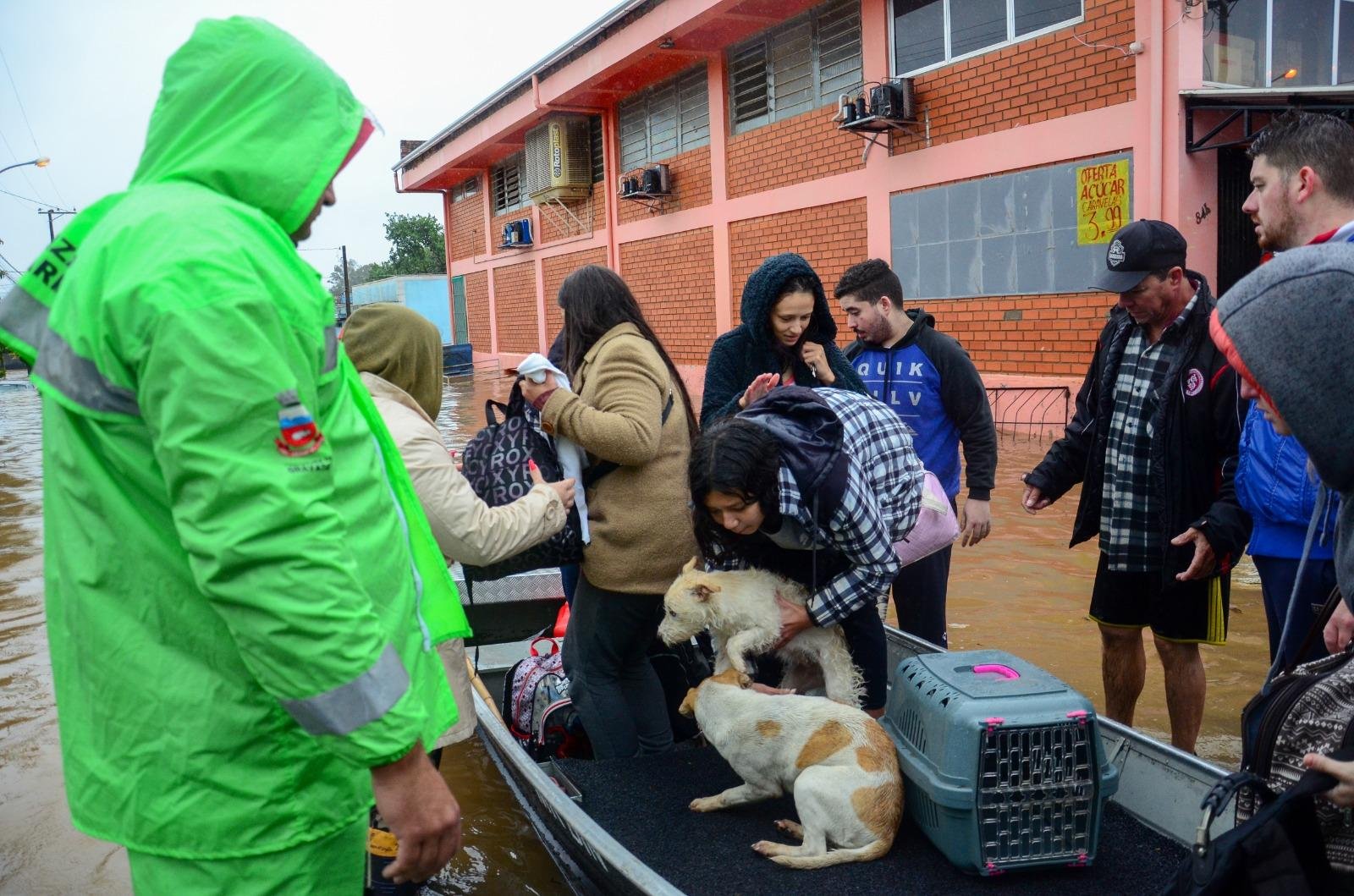 Em Gravata&iacute;, fam&iacute;lias chegaram a ficar desabrigadas por conta do ciclone extratropical