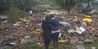 Angela e Celso Quaresma não estavam na cidade no momento em que casa foi destruída pelo ciclone