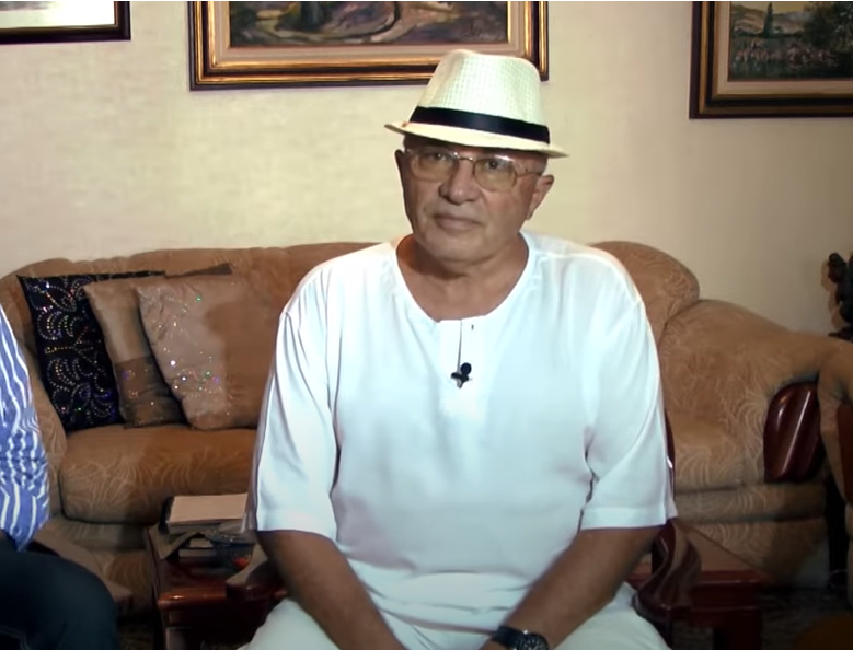 Morreu o cantor e compositor pernambucano Paulo Deb&eacute;tio, aos 77 anos
