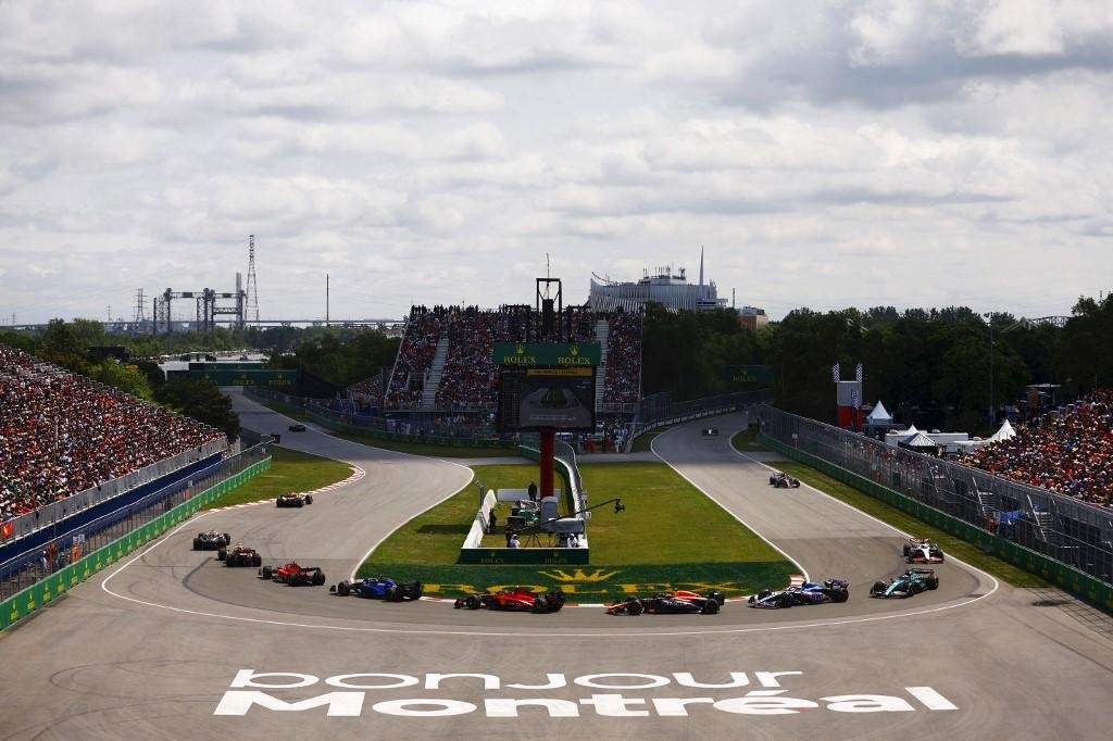 Piloto da Williams segurou v&aacute;rios carros mais r&aacute;pidos para pontuar