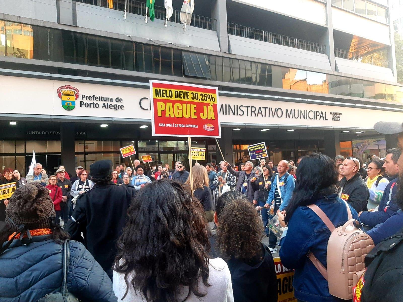 A categoria municipal aprovou de forma un&acirc;nime, em Assembleia Geral, uma contraproposta ao plano oferecido pela prefeitura.