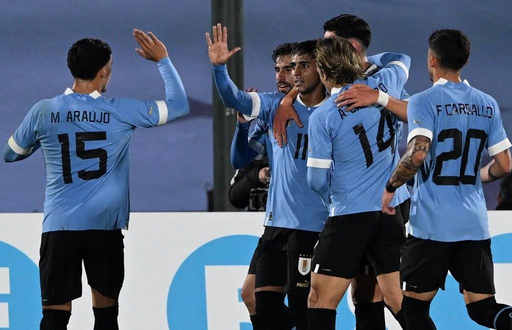 Uruguaios controlaram a partida, mas tiveram instabilidades