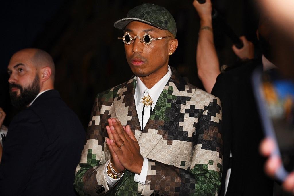 Pharrell Williams apresentou sua primeira cole&ccedil;&atilde;o para a Louis Vuitton