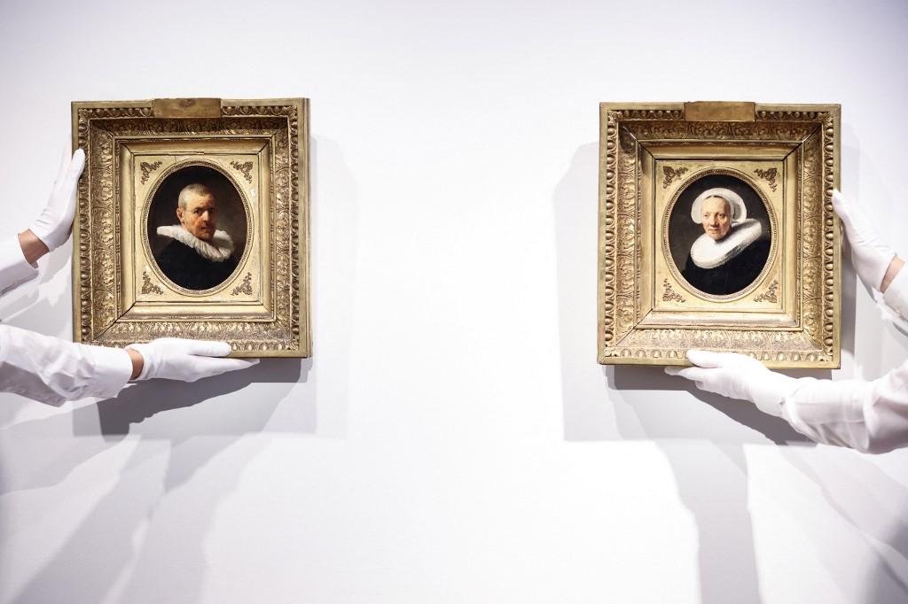 As telas ovais de 20 cent&iacute;metros de altura, provavelmente datadas em 1635