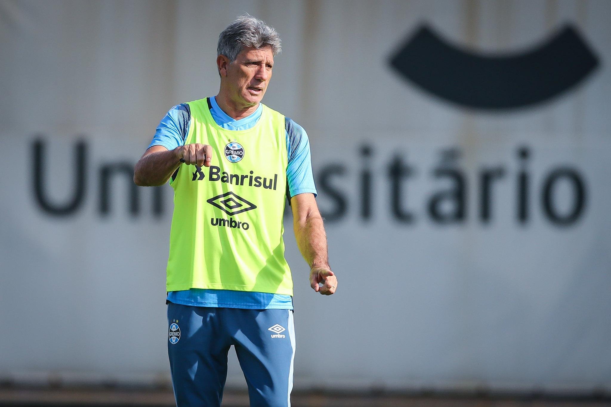 Renato pode mudar o esquema de jogo para enfrentar o Coelho