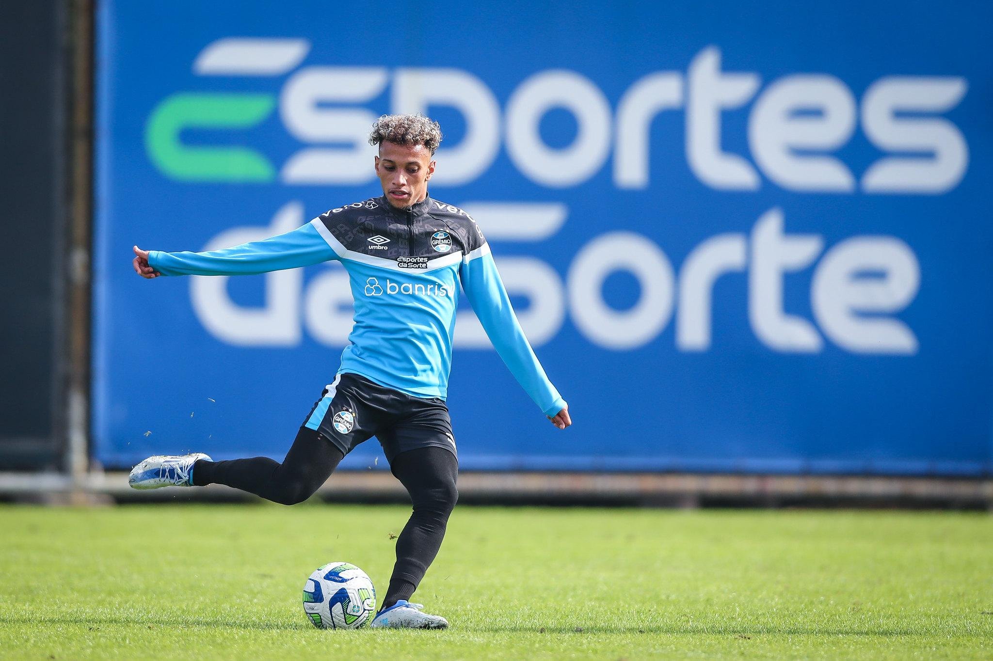 Bitello ser&aacute; titular contra os paranaenses