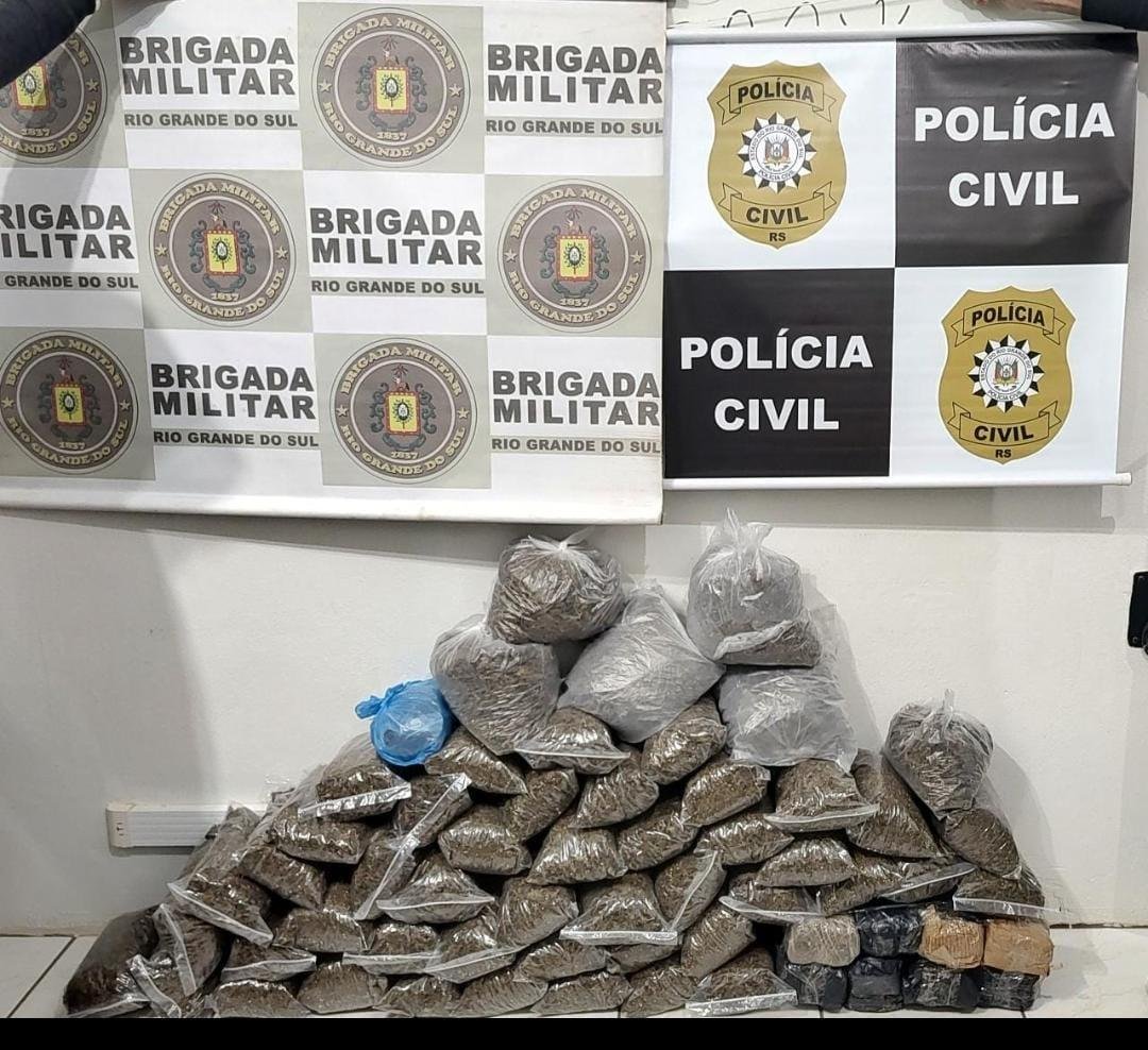 A droga foi encontrada em um ve&iacute;culo Onix, durante abordagem na BR 468