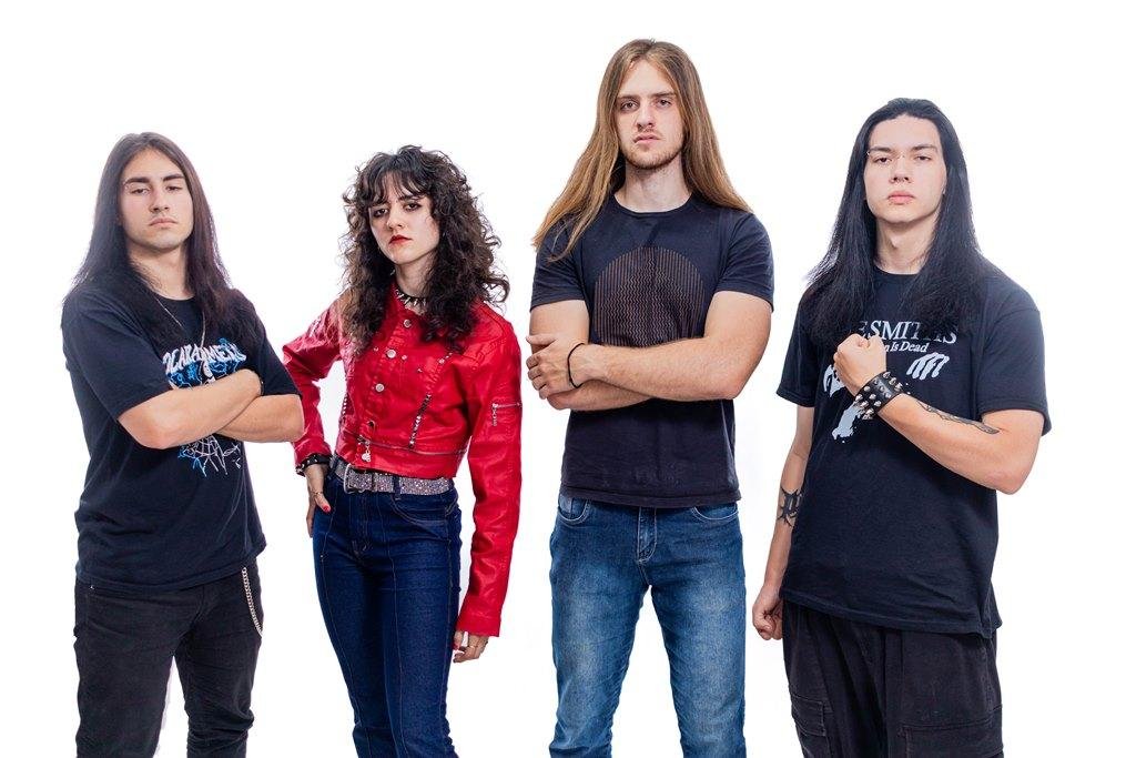 A banda tem em suas fileiras dois dos maiores influenciadores do Rock/Metal das m&iacute;dias digitais, Ian Garbinato e Luana Cruz, que juntos somam mais de 1 milh&atilde;o e 300 mil seguidores
