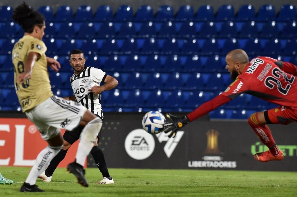 Goleiro teve boa atua&ccedil;&atilde;o contra o Libertad