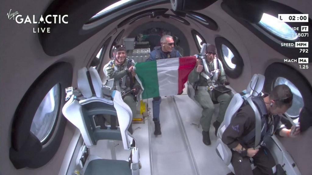 Passageiros s&atilde;o da For&ccedil;a A&eacute;rea Italiana