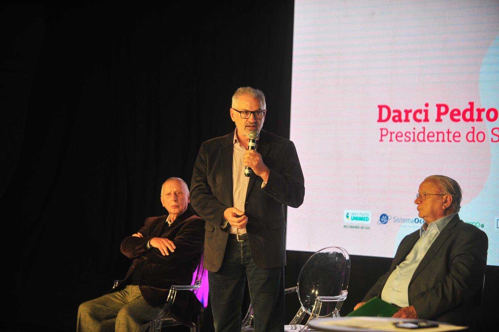 Hartmann discursou no evento e salientou a import&acirc;ncia do cooperativismo
