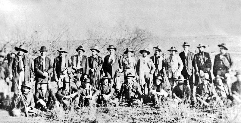 Grupo de revolucion&aacute;rios liderados por Zeca Netto
