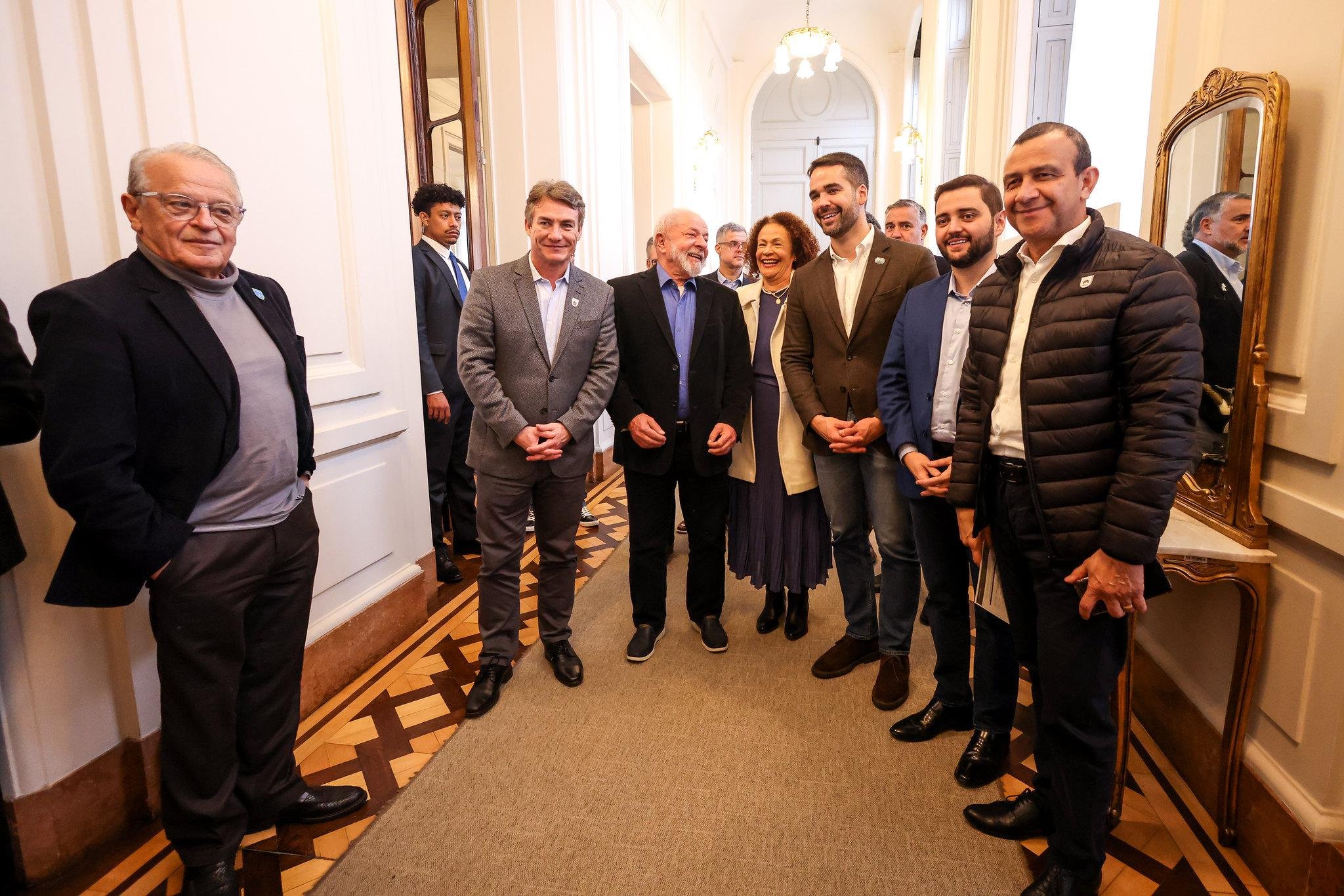 Lula participou de almo&ccedil;o com a presen&ccedil;a de Leite e ex-governadores