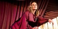 Na peça, Vera Fischer vive a aristocrata dona Dulce Carmona