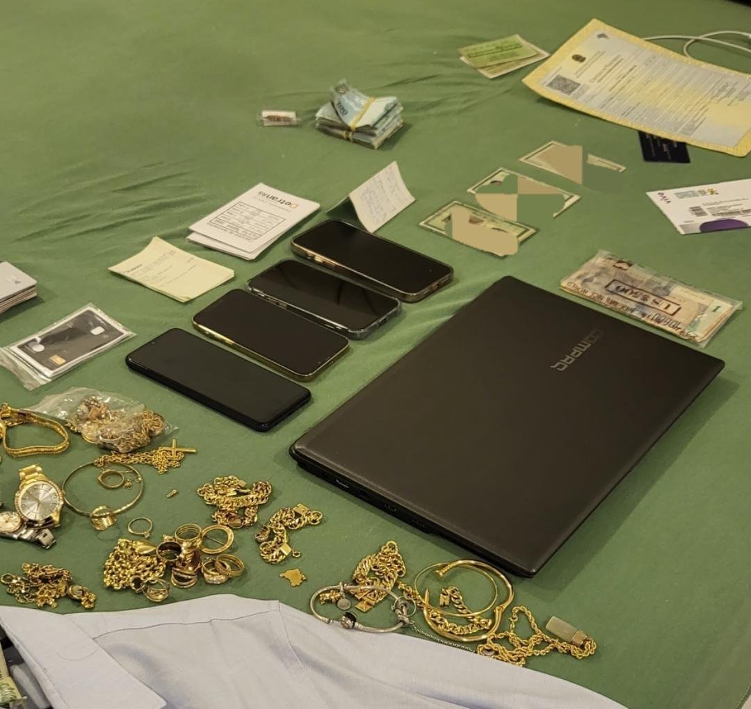 Pol&iacute;cia apreendeu joias, celulares e dinheiro na Opera&ccedil;&atilde;o Tessera Fabula.