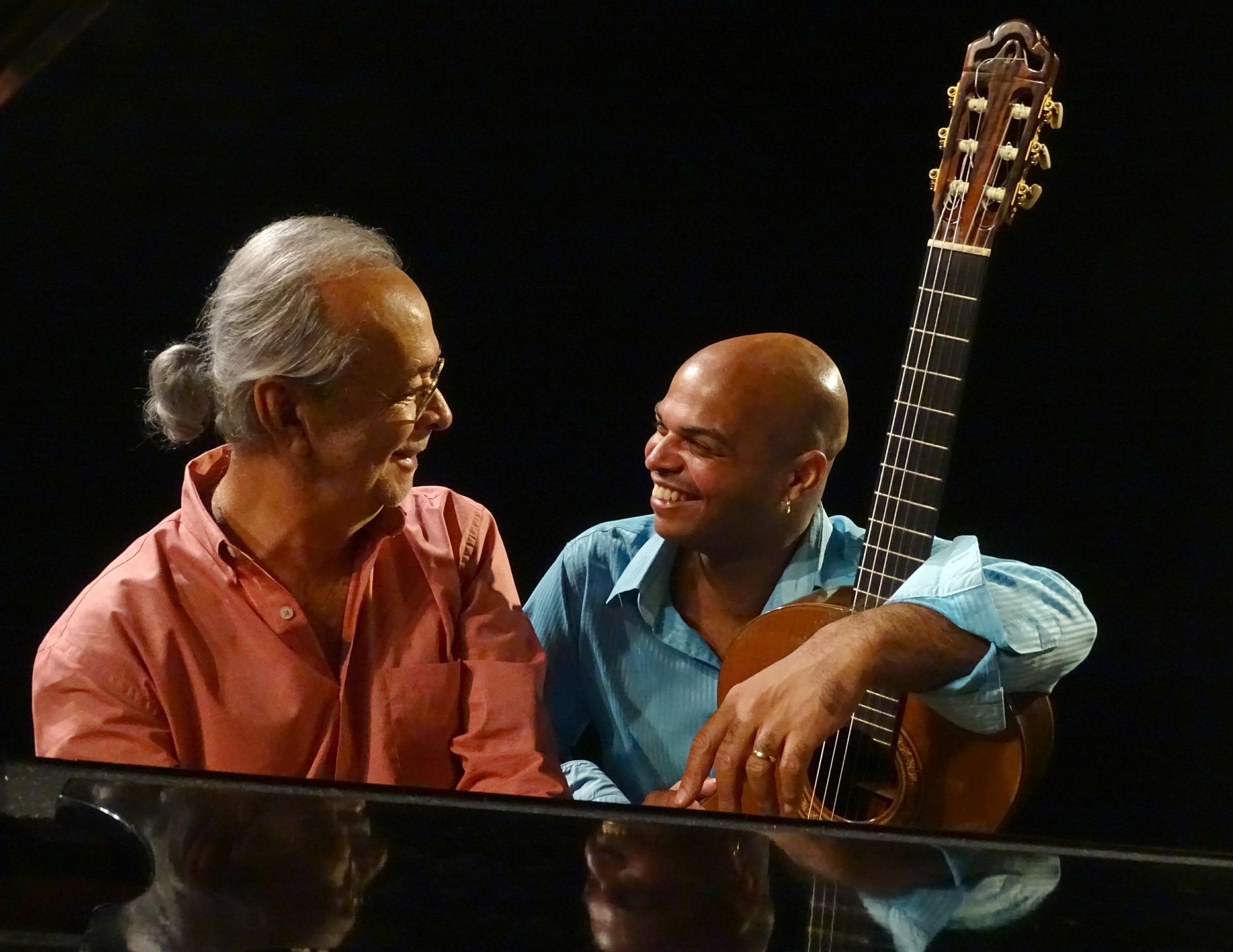 Pianista Gilson Peranzzetta e o violonista Marcel Powell lan&ccedil;am o &aacute;lbum &lsquo;Pro Ti&atilde;o&rsquo;, hoje no Farol Santander