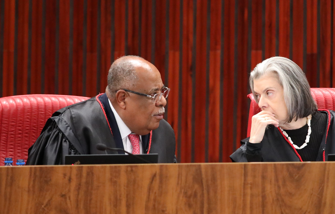 Ministros do TSE, Benedito Gon&ccedil;alves e Carm&eacute;n Lucia