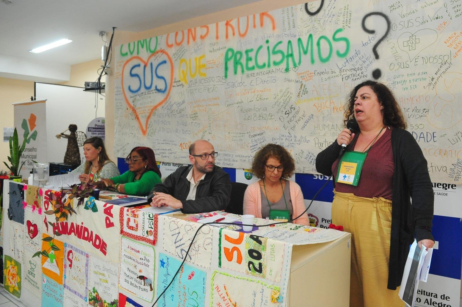 Os participantes debateram os n&uacute;meros das filas de espera dispon&iacute;veis no Sistema de Regula&ccedil;&atilde;o de Consultas Especializadas