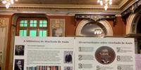 A mostra 'Singular ocorrência: 184 anos de Machado de Assis' está em cartaz na Biblioteca Pública do Estado