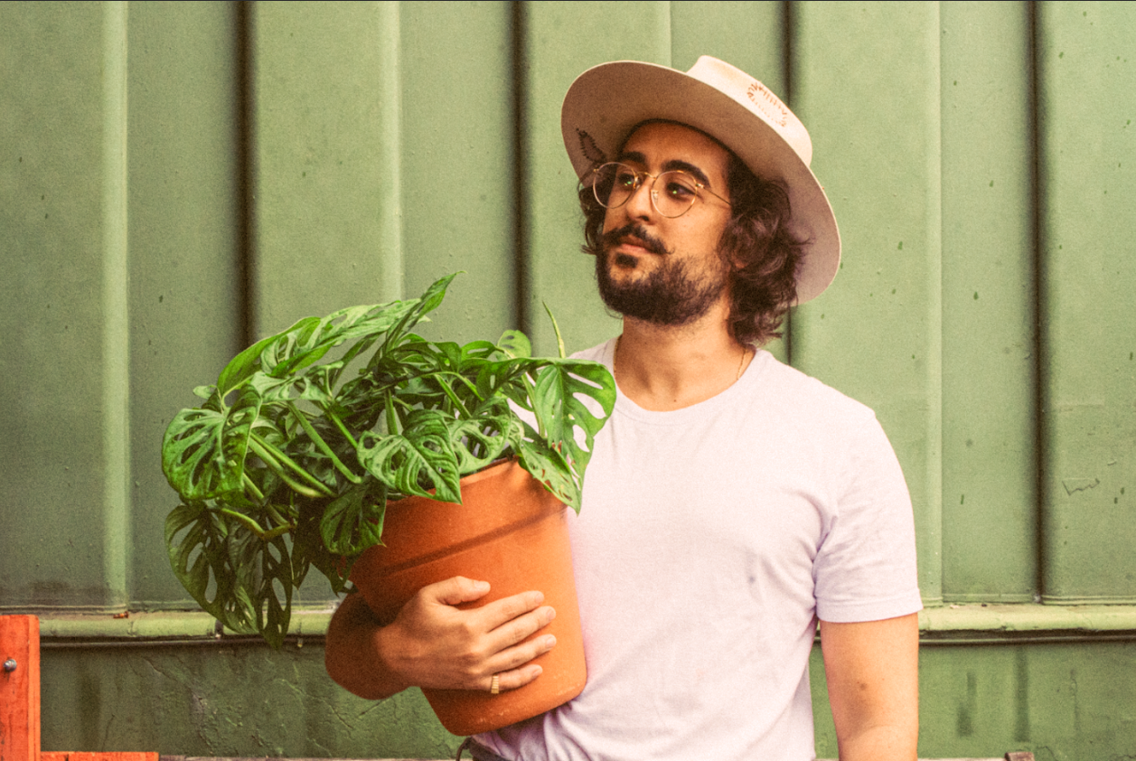 Zeeba se apresenta neste domingo, dia 9, em Porto Alegre