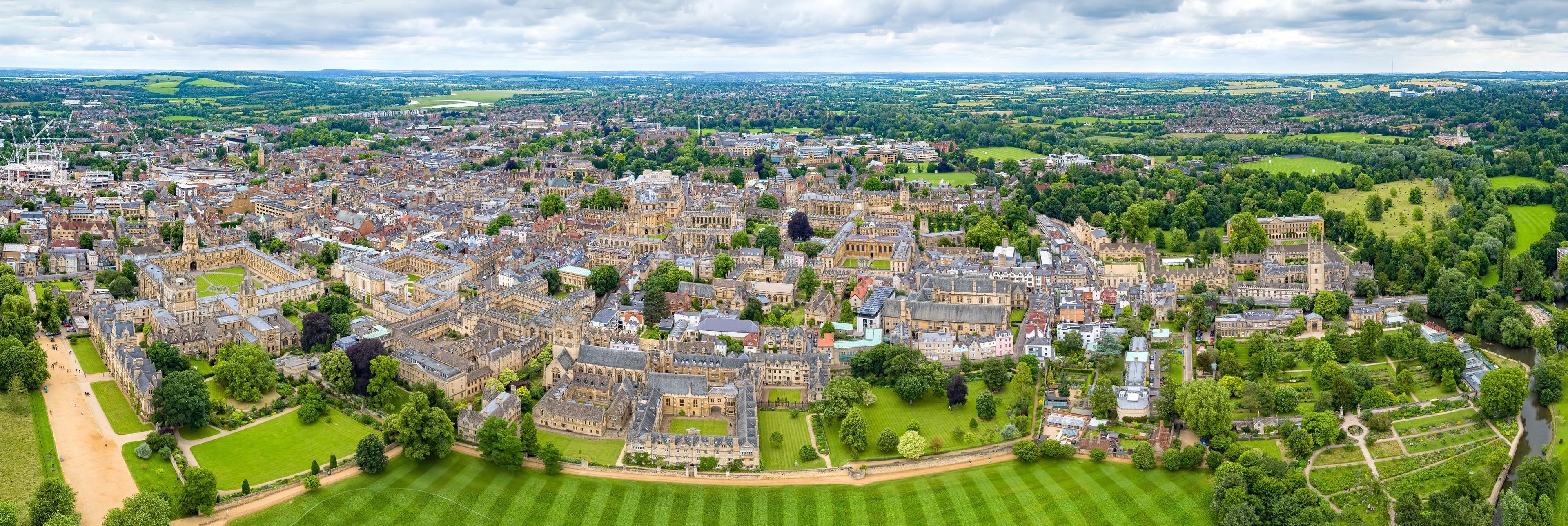 H&aacute; poucos dias passei por Oxford, cidade universit&aacute;ria no interior da Inglaterra, perto de Londres, onde fiz um curso sobre Sa&uacute;de, minha atividade principal...