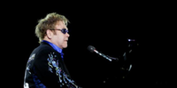 Artista Elton John realiza último show oficial, na turnê 