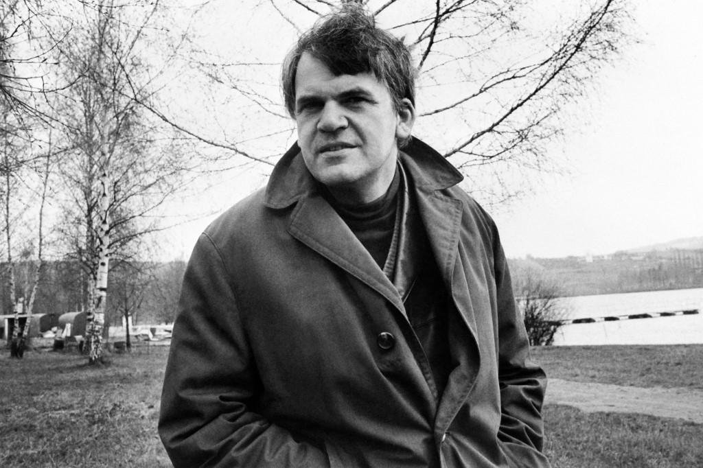 Milan Kundera em Praga no ano de 1973